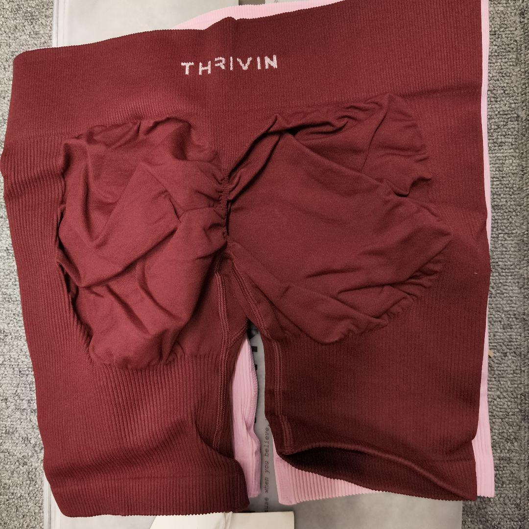 THRIVIN エレベート リブ ミッドウエスト コンターショーツ 二つセット