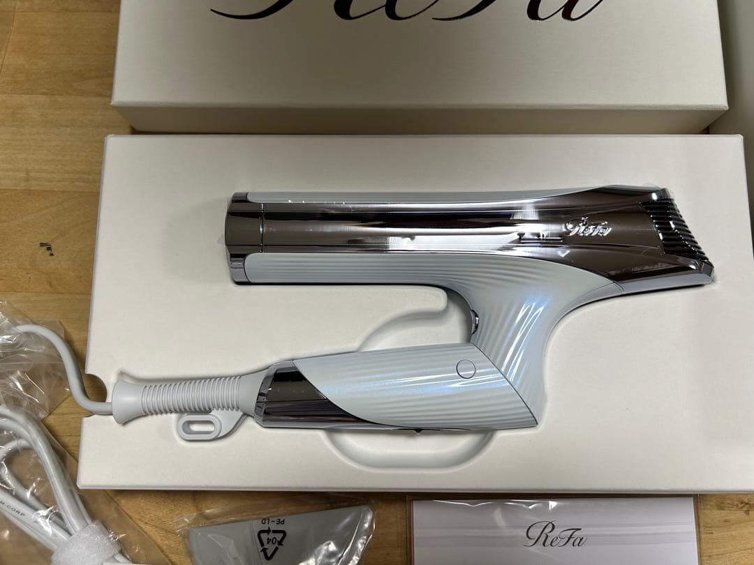 【新品未使用】 リファ ビューテック ドライヤーS + ホワイト