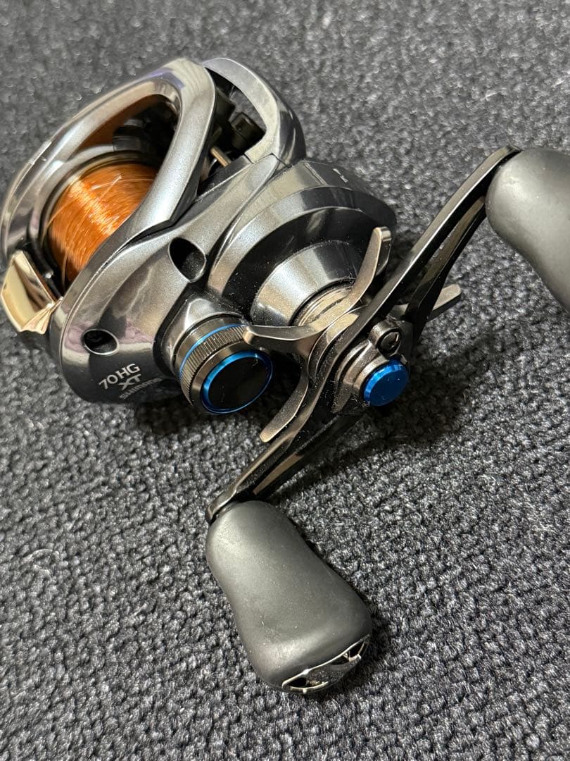 シマノ　ベイト　22 SLX DC XT 70HG 右ハンドル　リール