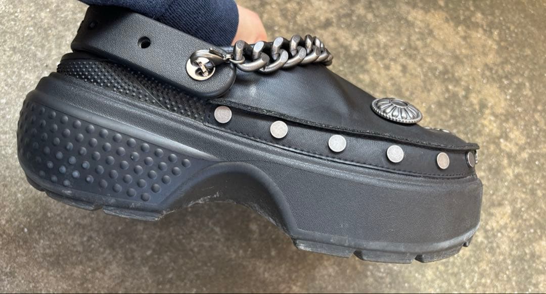 crocs Stomp Embellished Clog / クロックス