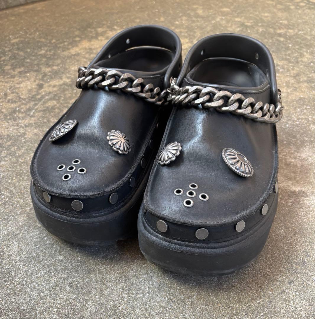 crocs Stomp Embellished Clog / クロックス