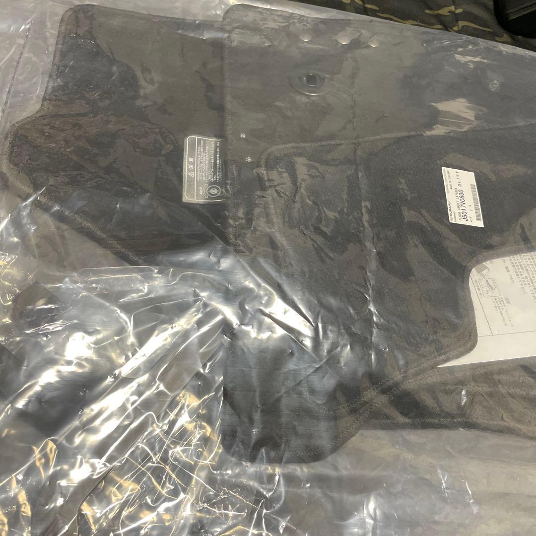 SUBARU 純正フロアマット　レヴォーグ/レイバック J5017VC600