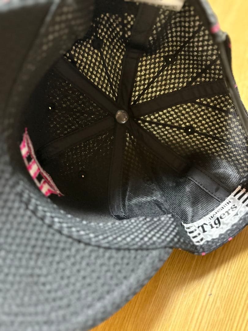 【新品未使用】タグ付き　優勝記念　阪神タイガース　2025年公式キャップ