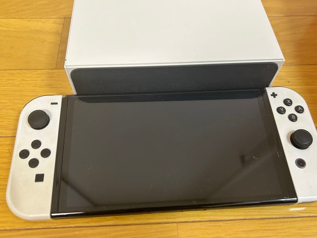 Nintendo Switch 本体 白Joy-Con付き