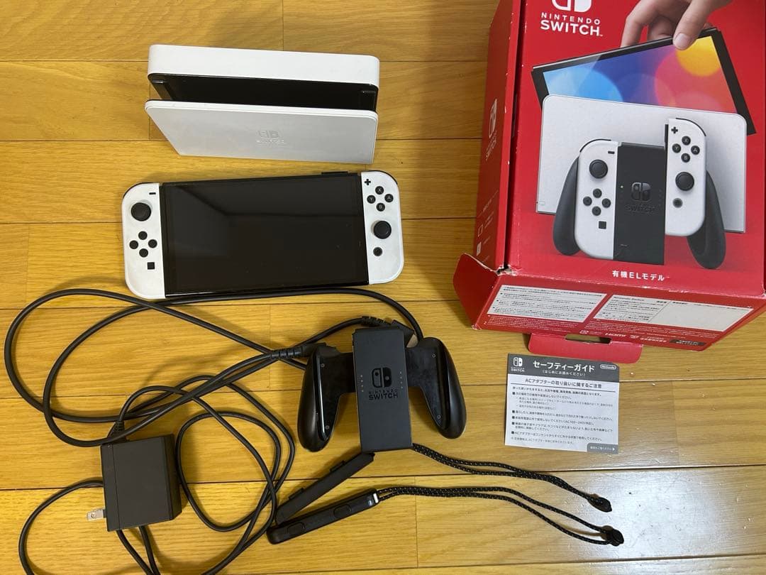 Nintendo Switch 本体 白Joy-Con付き