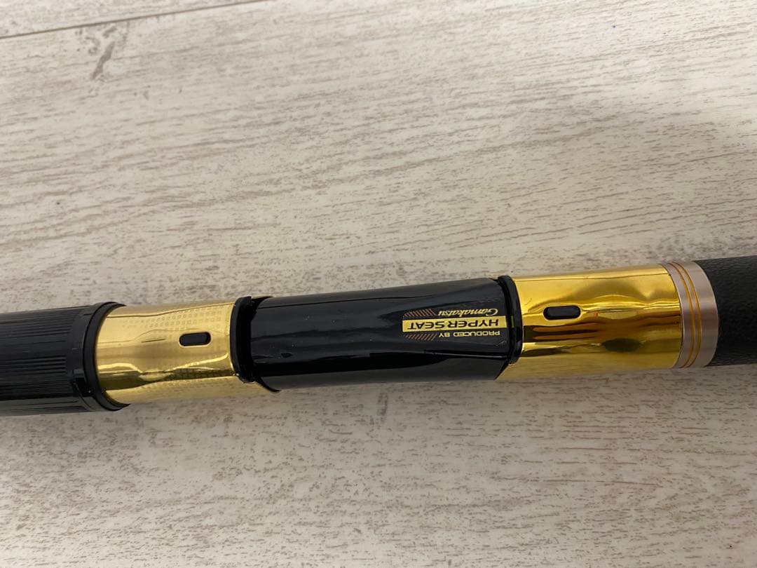 美品　がま石グランドバーサス525くわせ