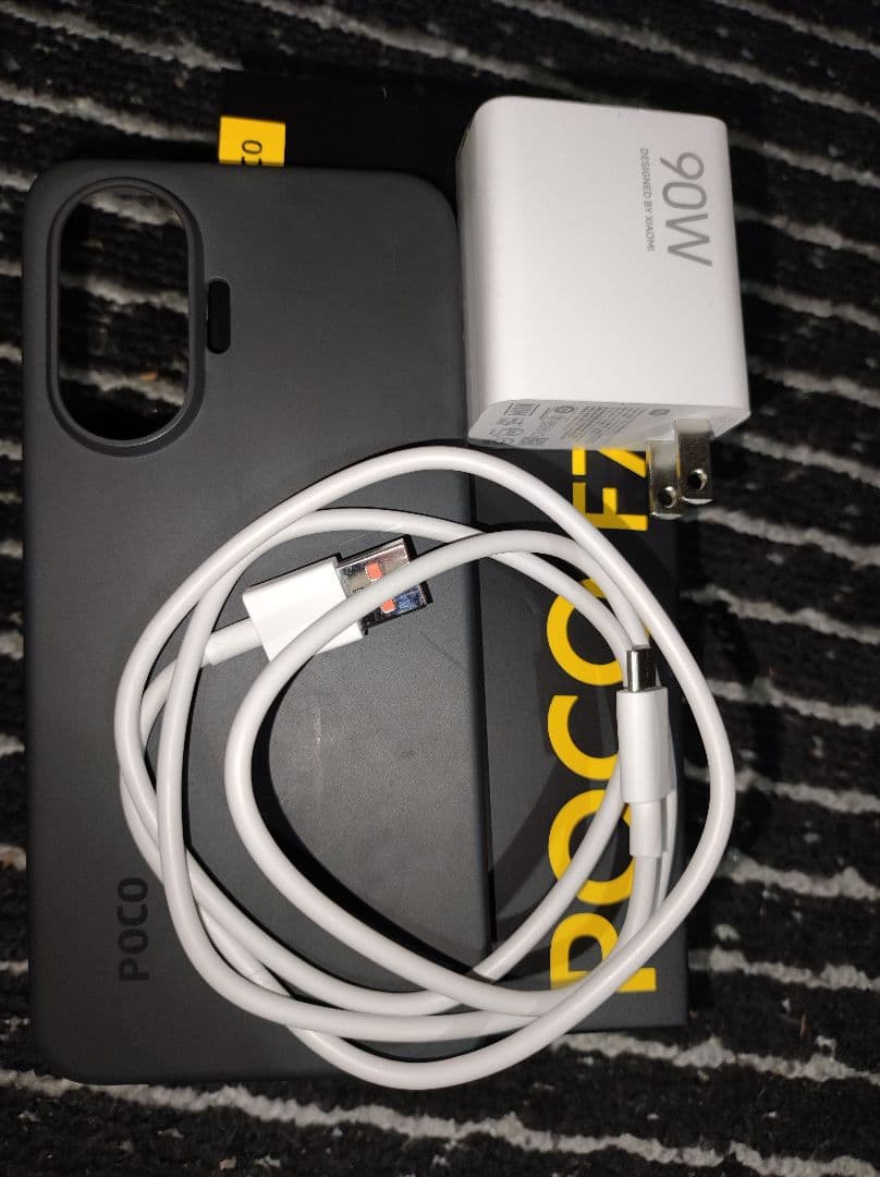 POCO F7 6.83インチ 本体 充電器付き