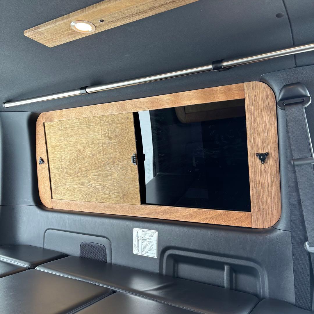 ハイエース 窓埋めパネル 開閉式 左右セット 断熱シート加工 ダークウォルナット
