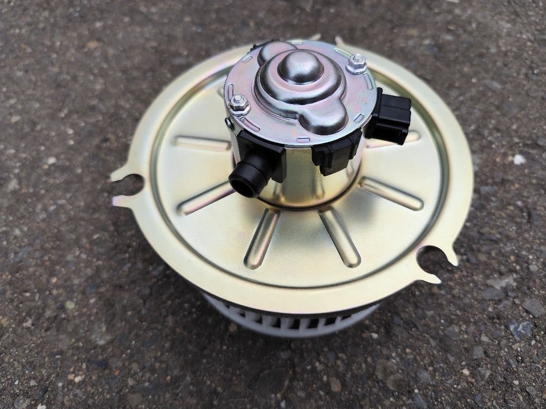 【送料無料】　いすゞ　ギガ　CYL77A　ブロアファンモーター