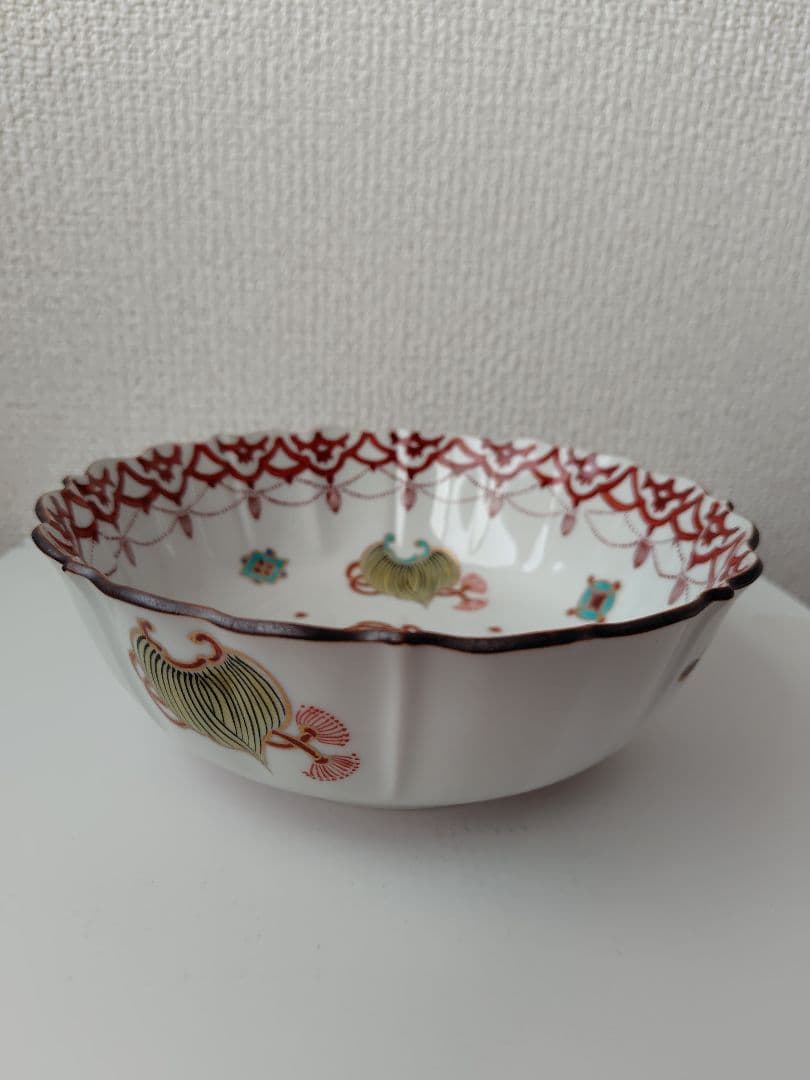 九谷焼 九谷暁堂さん 宝尽くし紋６寸稜花鉢