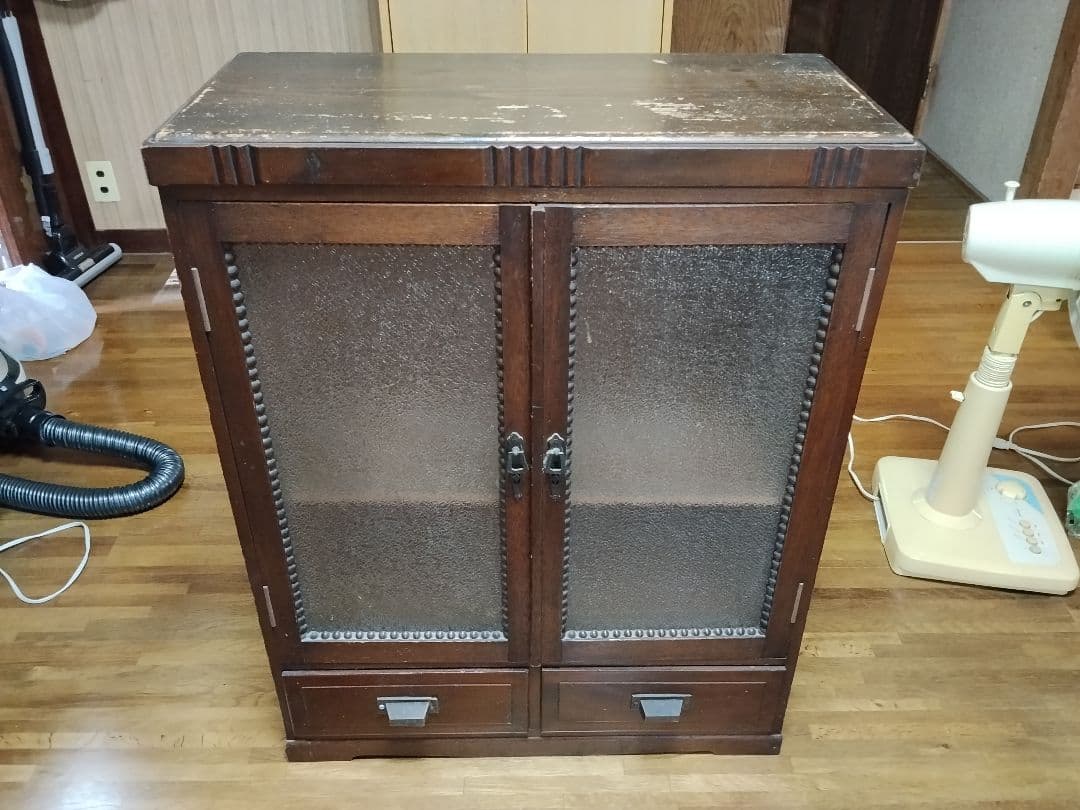 アンティーク レトロ 木製ガラス扉キャビネット 引き出し付き 本棚 食器棚