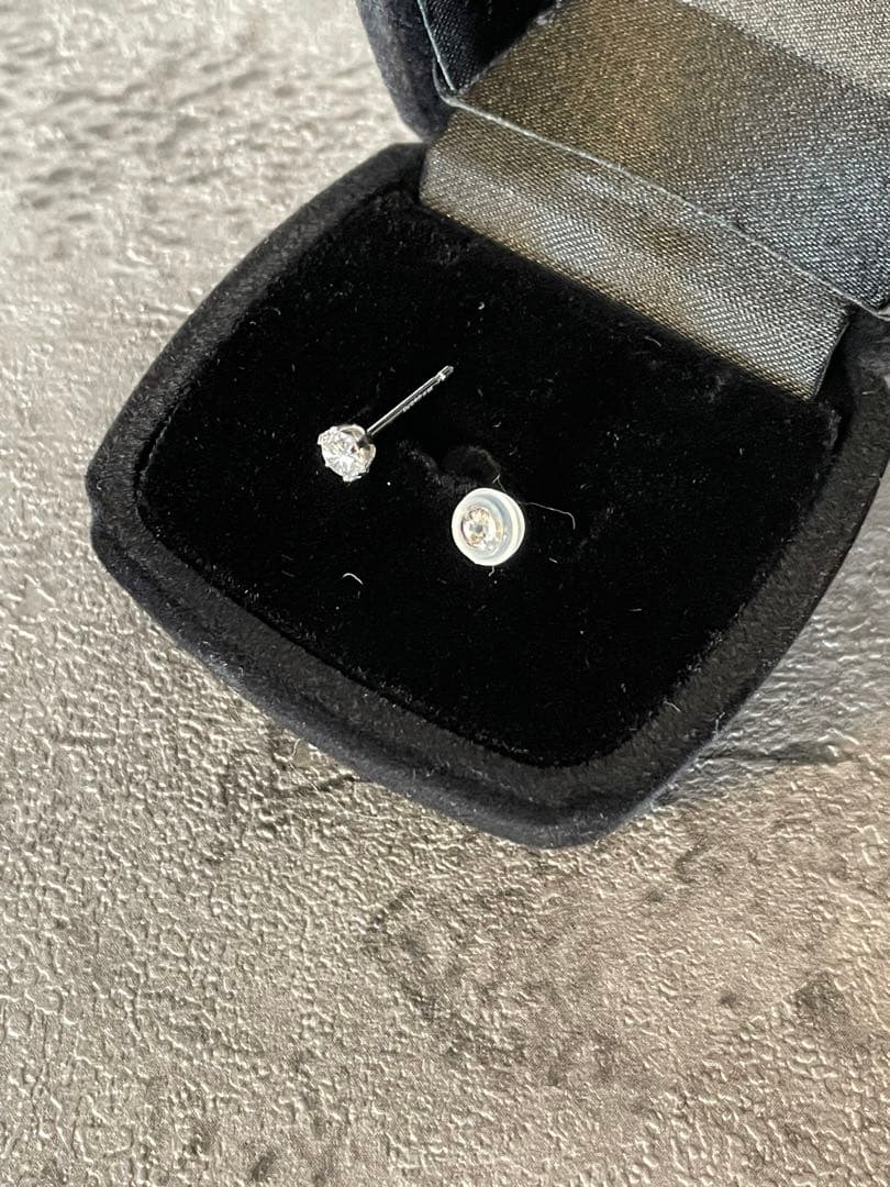 0.25ctダイヤモンド　プラチナ900ピアス