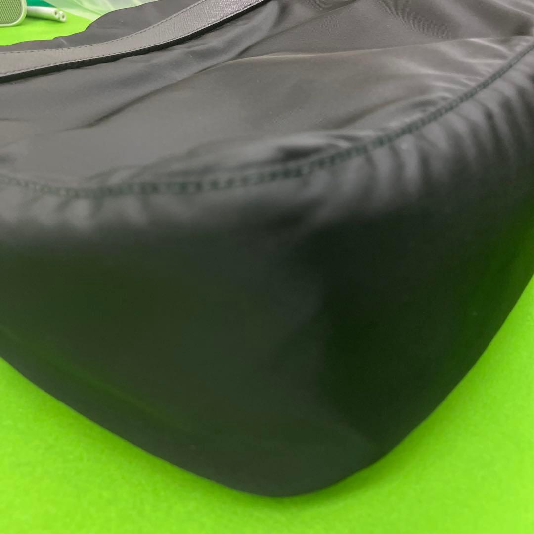 美品‼️【プラダ】ショルダーバッグ　テスートナイロン　レザー　裏地総柄　三角ロゴ