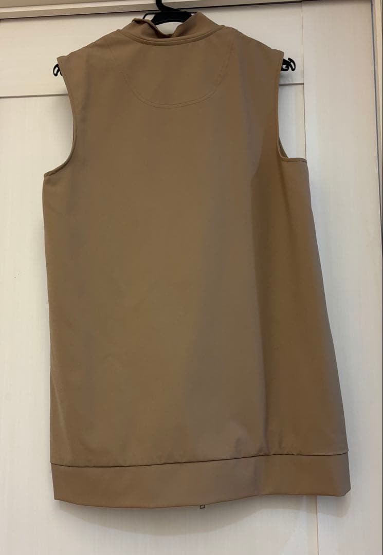 マックスマーラ　ベージュ キルティング ノースリーブ ダウンベスト