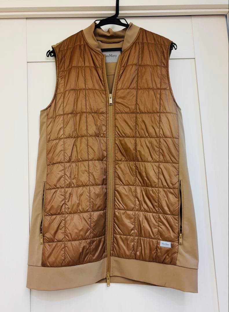 マックスマーラ　ベージュ キルティング ノースリーブ ダウンベスト