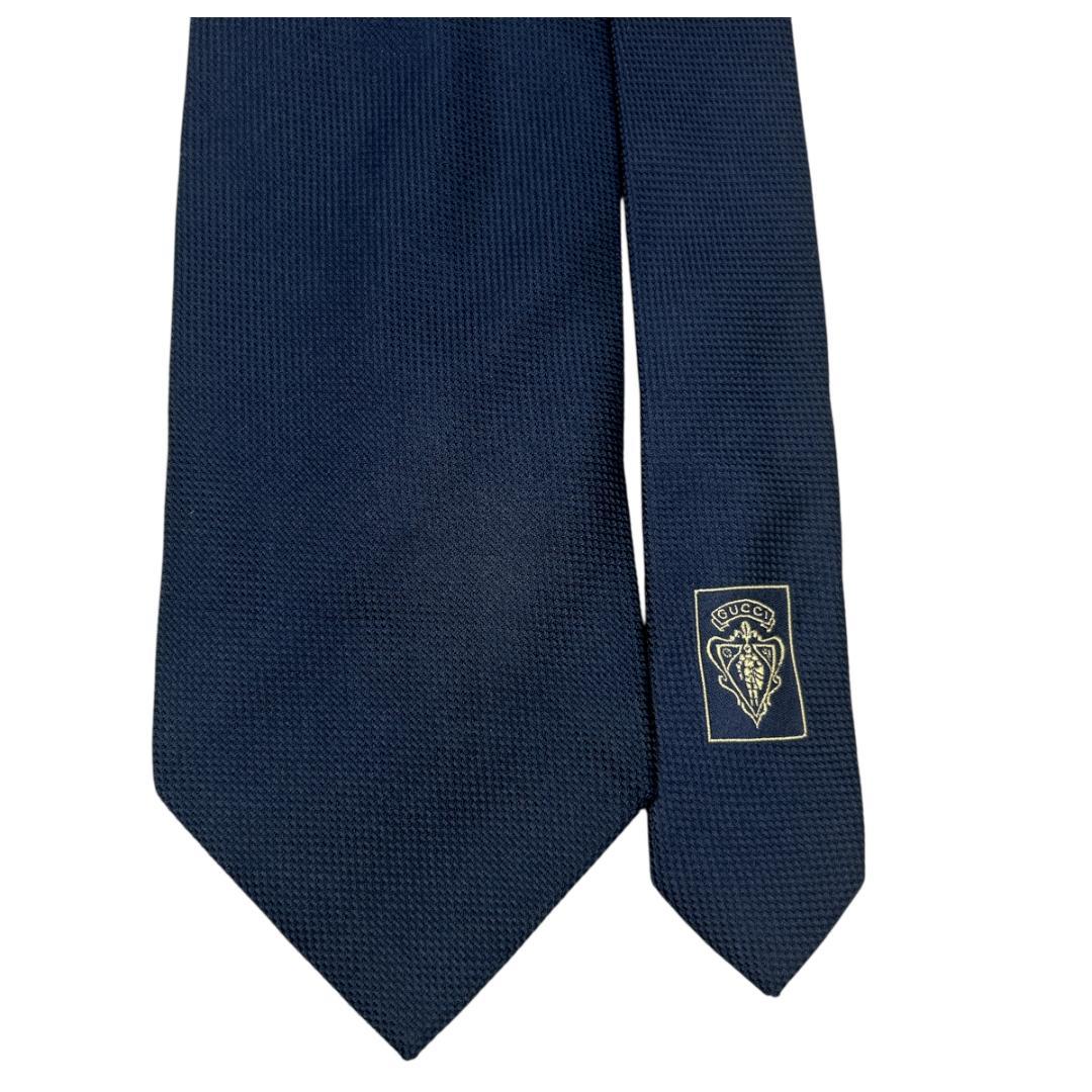 GUCCI ネクタイ ネイビー ロゴ入り シルク 高級感 スーツ映え ソリッド