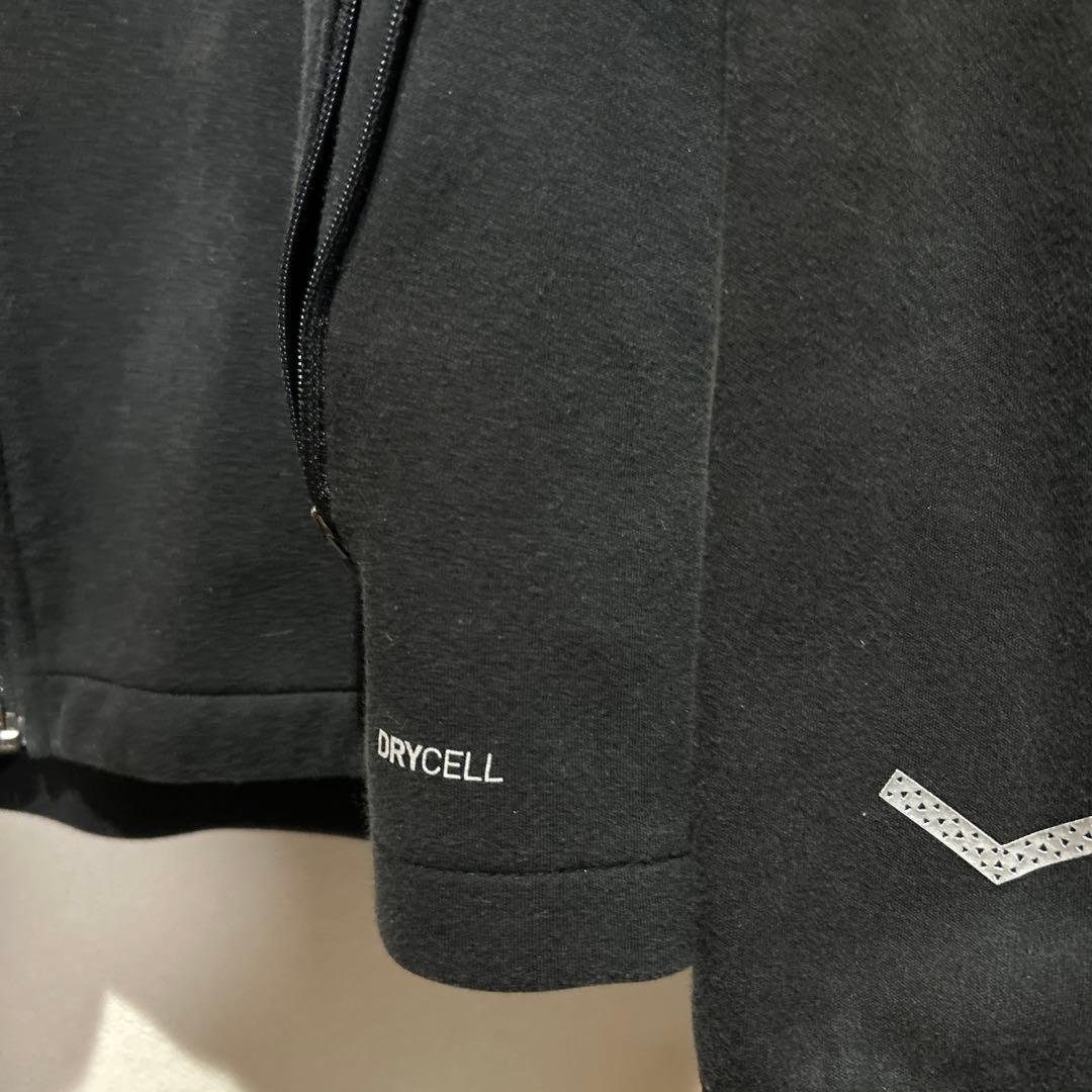 横浜FC 2023年移動着フードジャケット