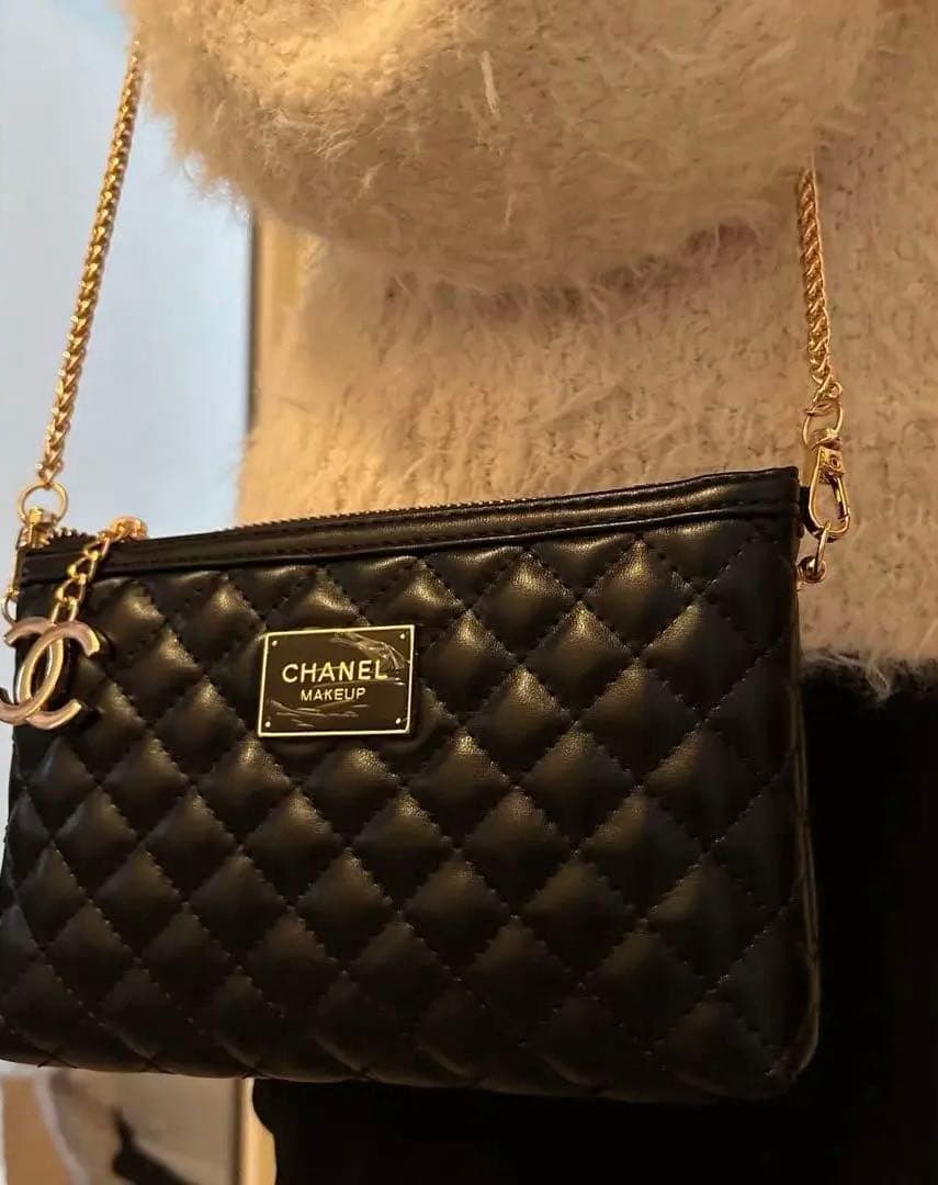 美品 シャネル ノベルティ ポーチ ショルダーチェーン付き 希少 早い者勝ち