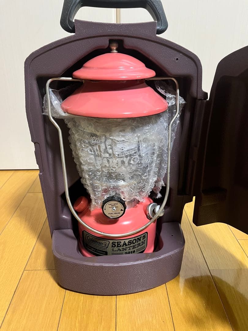 新品未使用　Coleman シーズンズランタン 2016 限定版　希少品ピンク