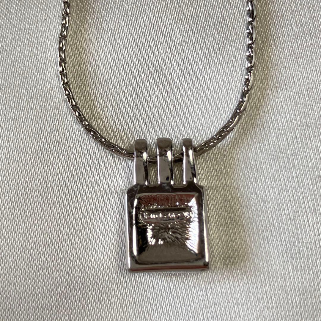 バーバリー スクエア チェック ネックレス シルバー ストーン