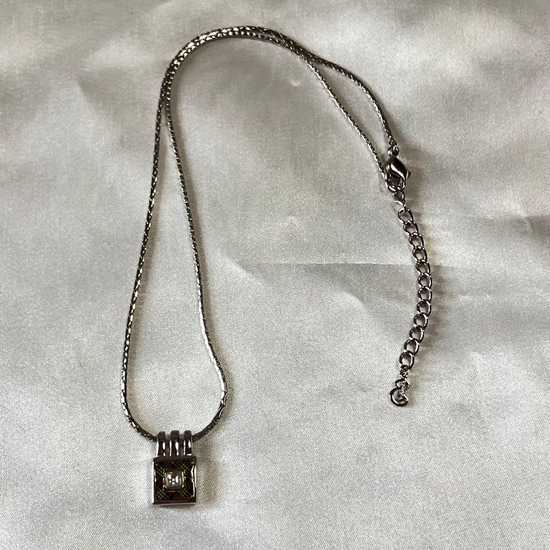 バーバリー スクエア チェック ネックレス シルバー ストーン