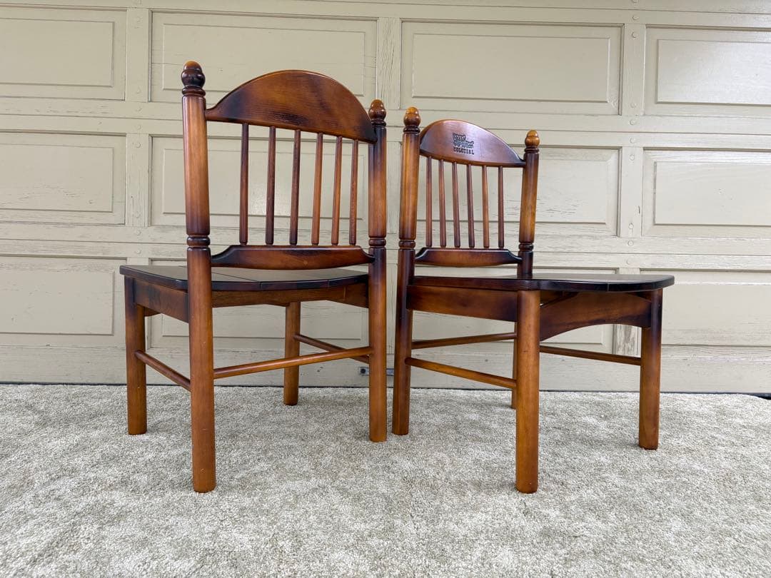 ① カリモク コロニアル ダイニングチェア 2脚セット 806039 馬車刻印