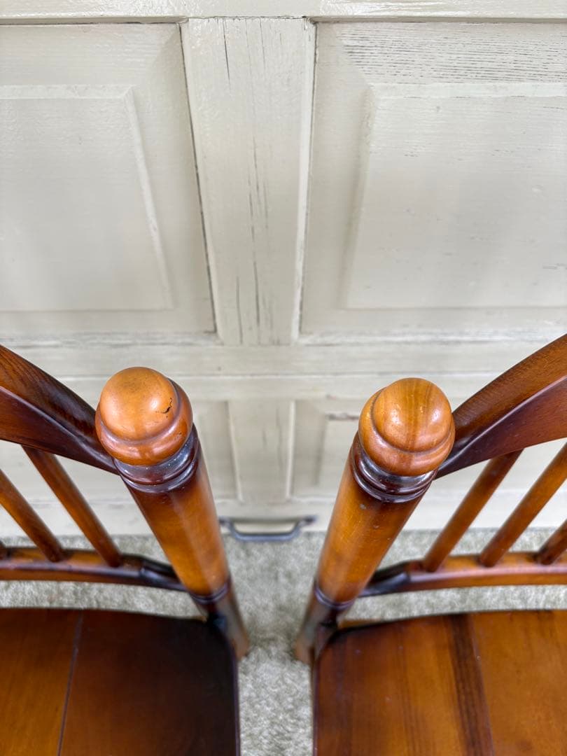 ① カリモク コロニアル ダイニングチェア 2脚セット 806039 馬車刻印