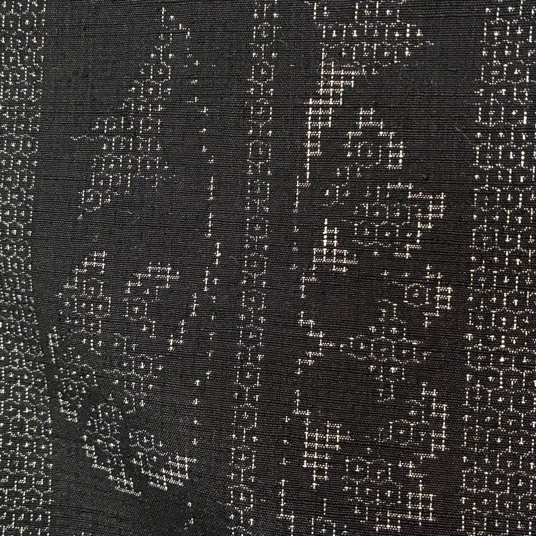 D156 本場結城紬　花唐草　黒地　正絹　着物　袷　美品