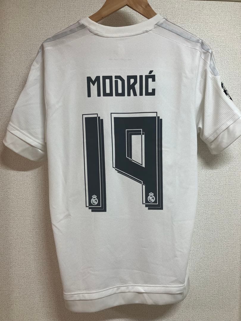 ルカ・モドリッチ選手　レアルマドリード2015-2016シーズンユニフォーム