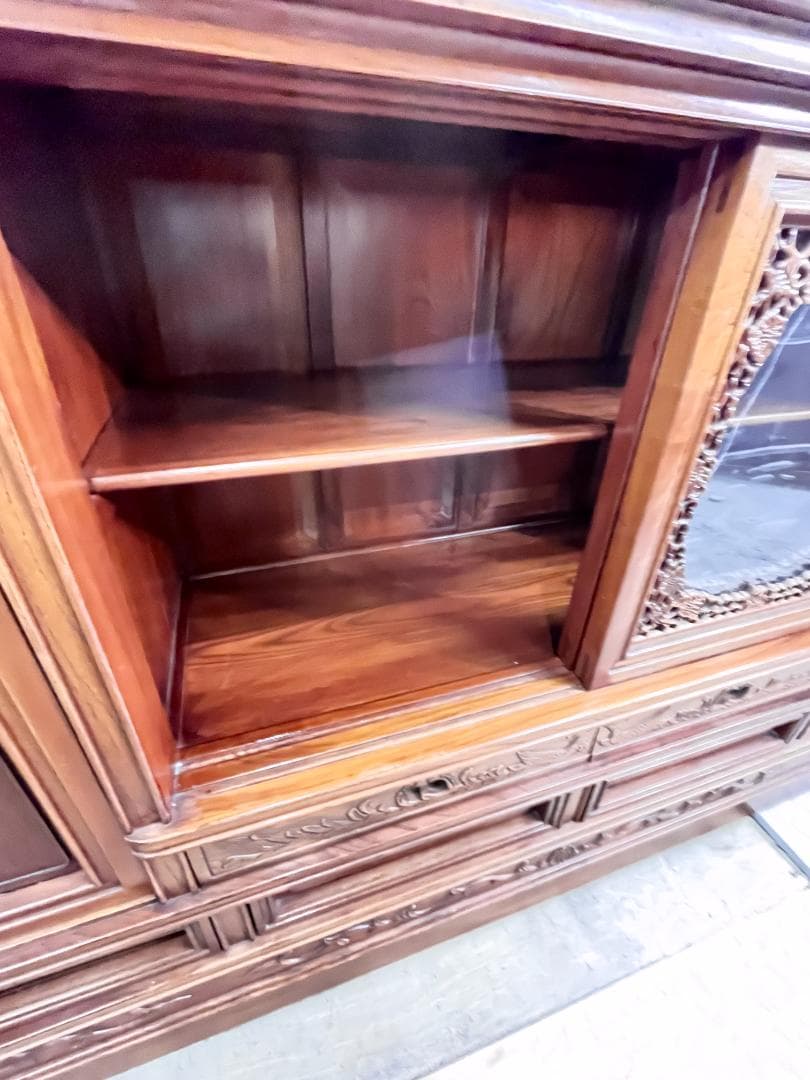 ノアさん専用【重厚天然木 無垢材】中国伝統工芸 茶箪笥・飾り棚（彫刻入り）