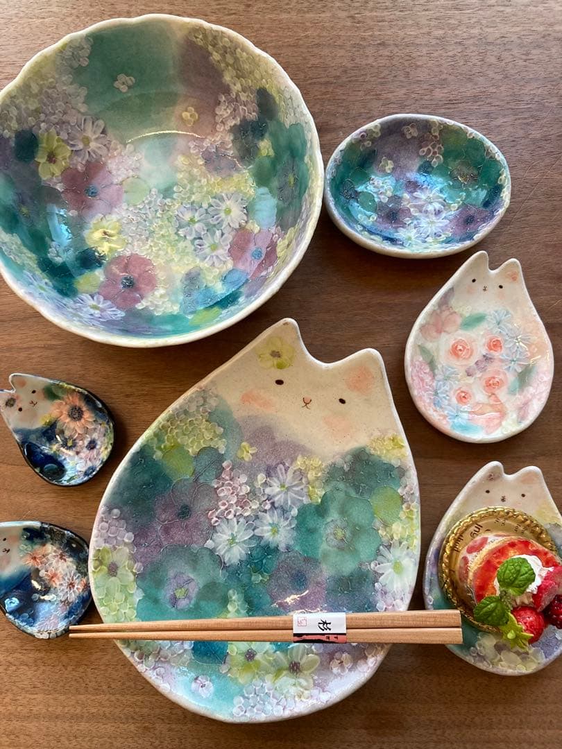 ゆずりは工房　食器　猫　皿　中サイズ　せともの　陶器