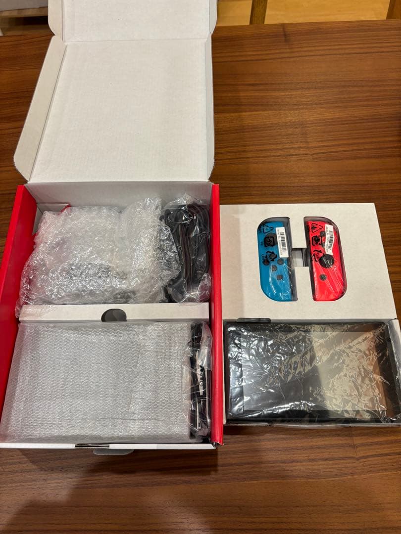 Nintendo Switch 本体 ネオンブルー、ネオンレッド