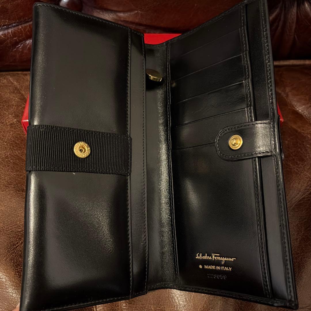 Salvatore Ferragamo フェラガモ 長財布 黒