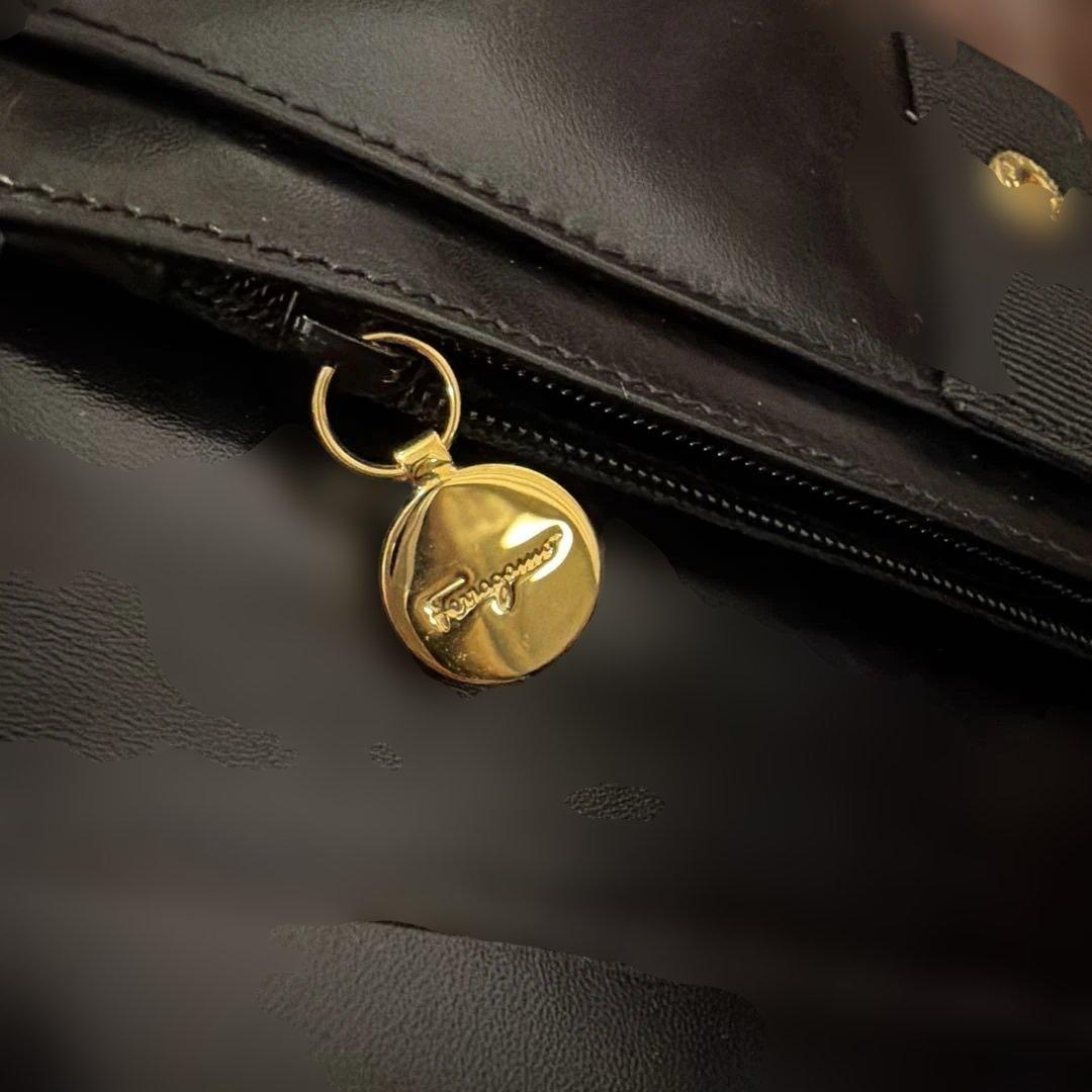 Salvatore Ferragamo フェラガモ 長財布 黒