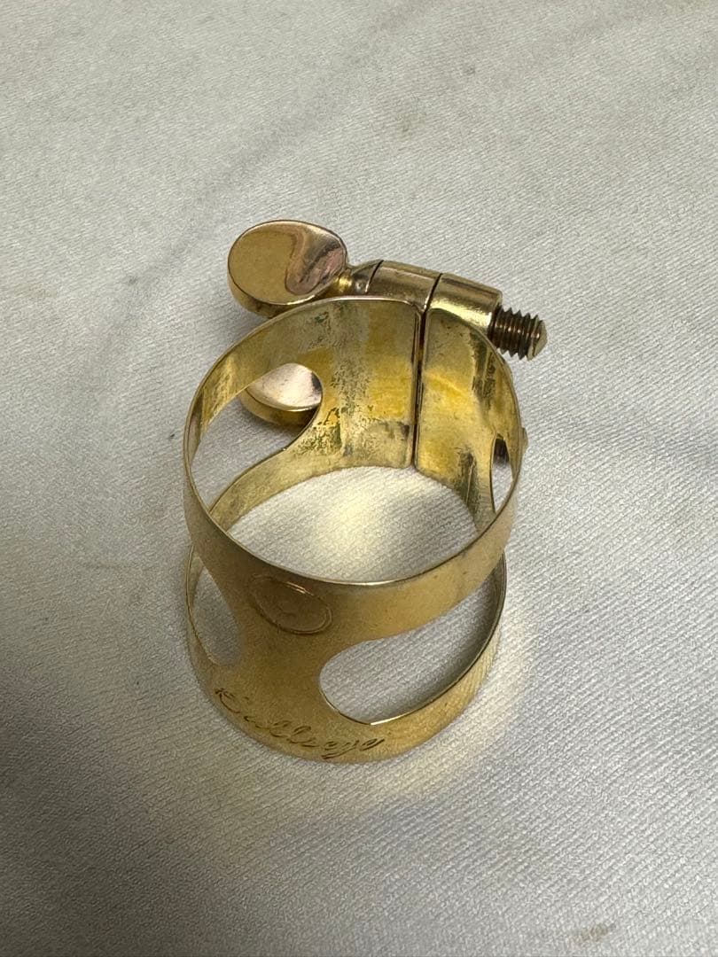 Bullseye ブルズ　アルトサックス用リガチャー