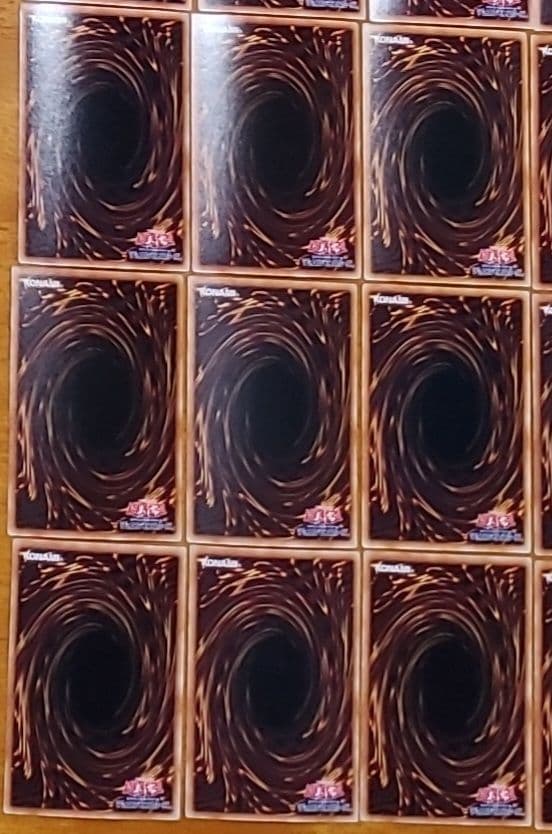 遊戯王　まとめ売り　青眼の白龍　ブラックマジシャン他　36枚セット本日出品取下げ