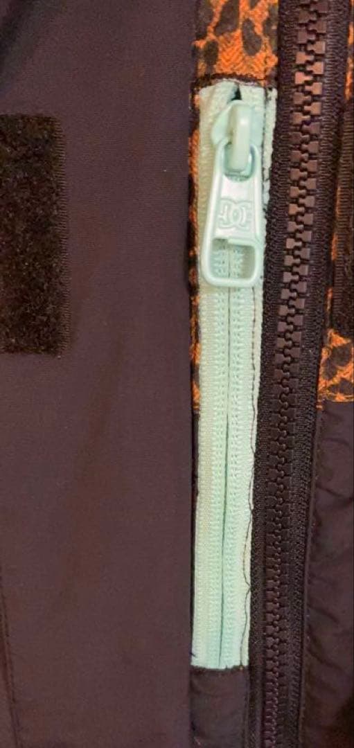 【美品】DC スノボーウェア レオパード柄 ジャケット スノボー スキー
