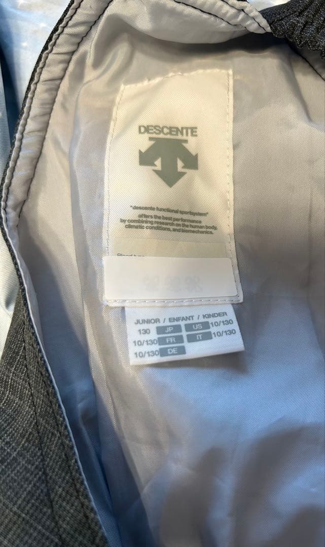 DESCENTEスキーウェアkids（シルバー/ピンク）パンツ　チャコールグレー