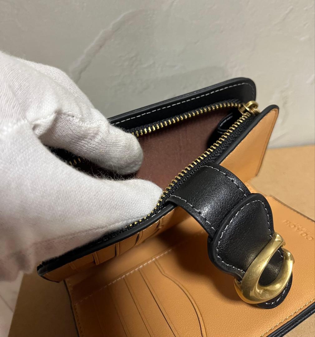 ✨️新品未使用✨️COACH ブラック 二つ折り財布