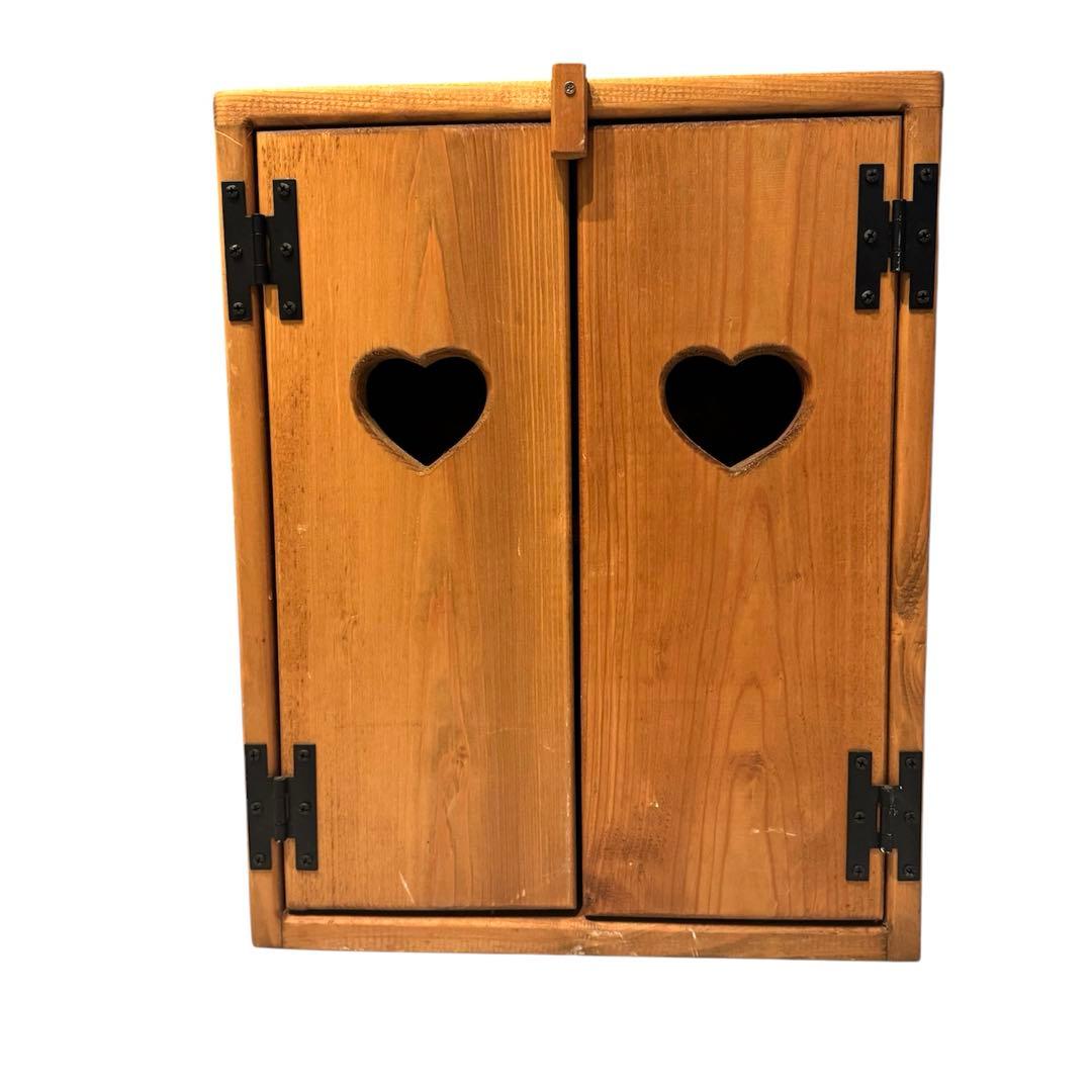 カントリー家具 ハート型扉付きキャビネット