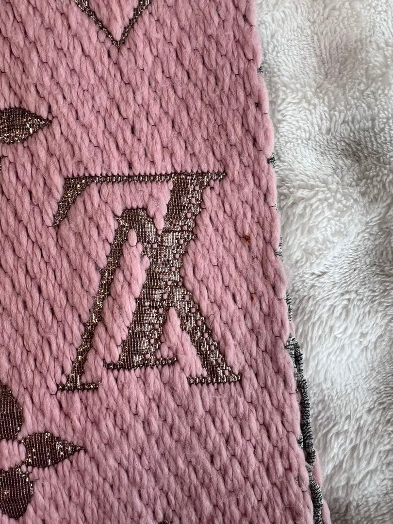 ヴィトン マフラー ピンク