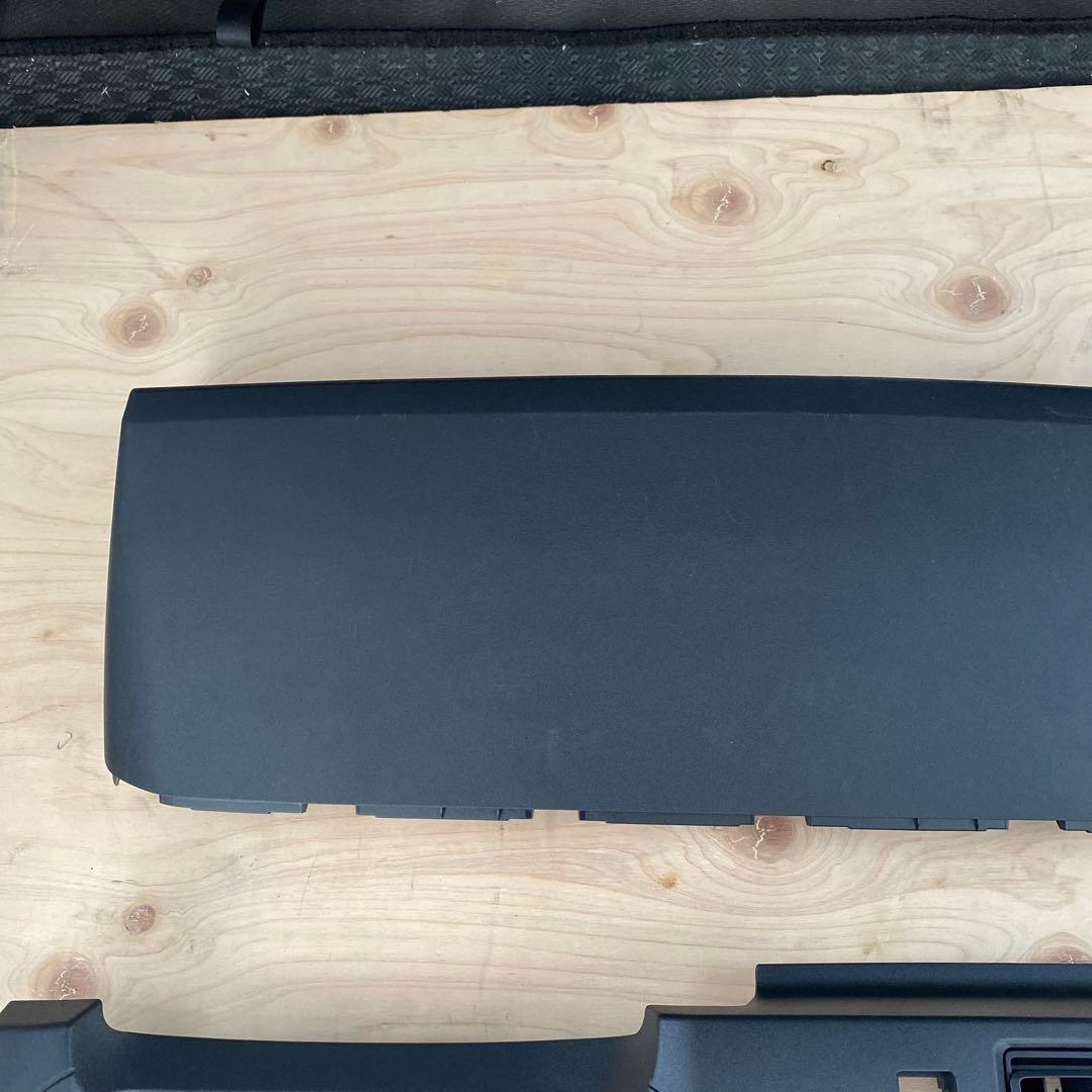 ダイハツ　ハイゼットS700Vブラックダッシュボードパネル