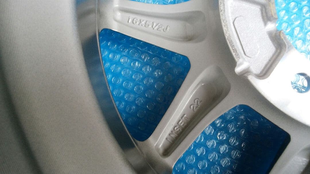 99％新品 傷無し汚れ無しの超超極上品 新型ジムニー 純正アルミ 1本 新車外し