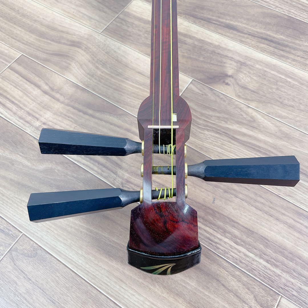 津軽三味線 高級 金ホゾ 二枚溝 鼈甲 太棹 綾杉彫 トチ 紅木