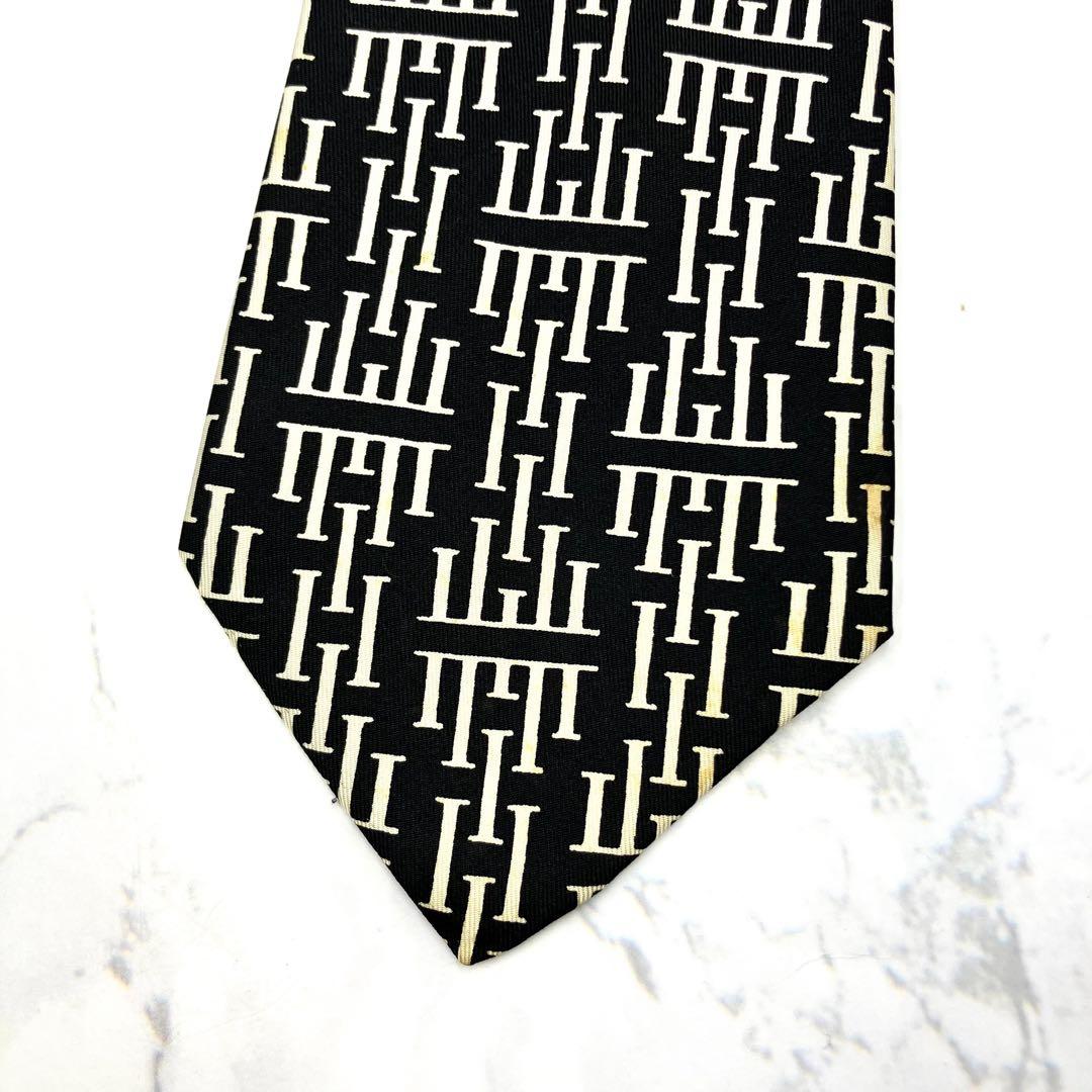 ◆良品◆HERMES エルメス ネクタイ 黒色 ロゴ柄 オシャレ 希少