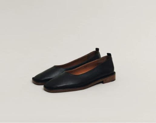 トゥティエ　フラットシューズ