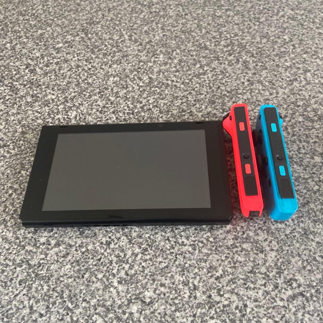 ニンテンドースイッチ本体　★電源はは入りますがジャンク品
