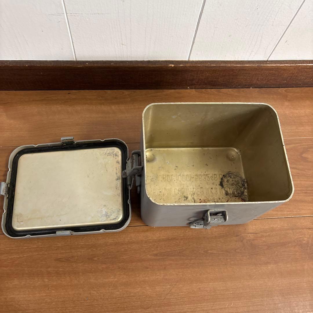 米軍　実物　SIGNAL SMOKE CASE ③ 送料無料