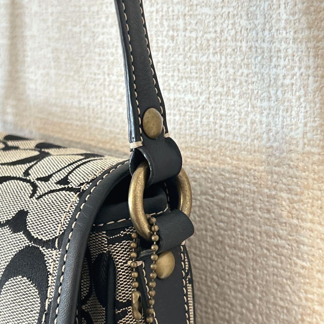 希少 COACH ショルダーバッグ シグネチャー ターンロック クロスボディ