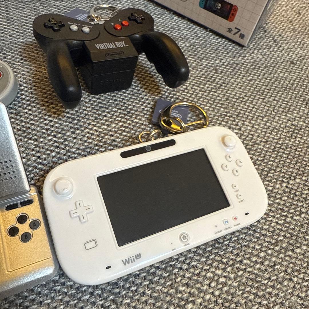 【未使用・開封品】ニンテンドーミュージアム ゲームハードキーホルダーコレクション